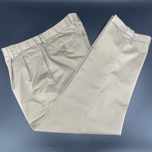 Jos A Bank Traveler Fits Mens 38 x 28 Chinos Cotton Khaki Pleated Cuffed Preppy - Picture 5 of 7